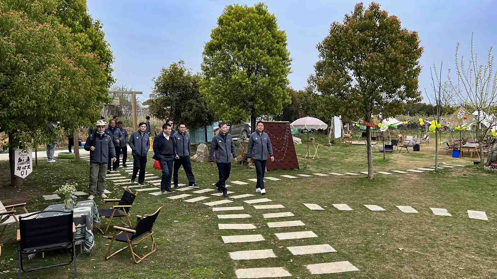 迎春健步行  乐聚淘心里              —公司举办健步行暨户外团建活动