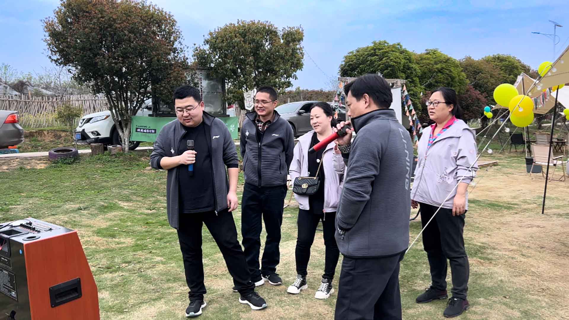 迎春健步行  乐聚淘心里              —公司举办健步行暨户外团建活动